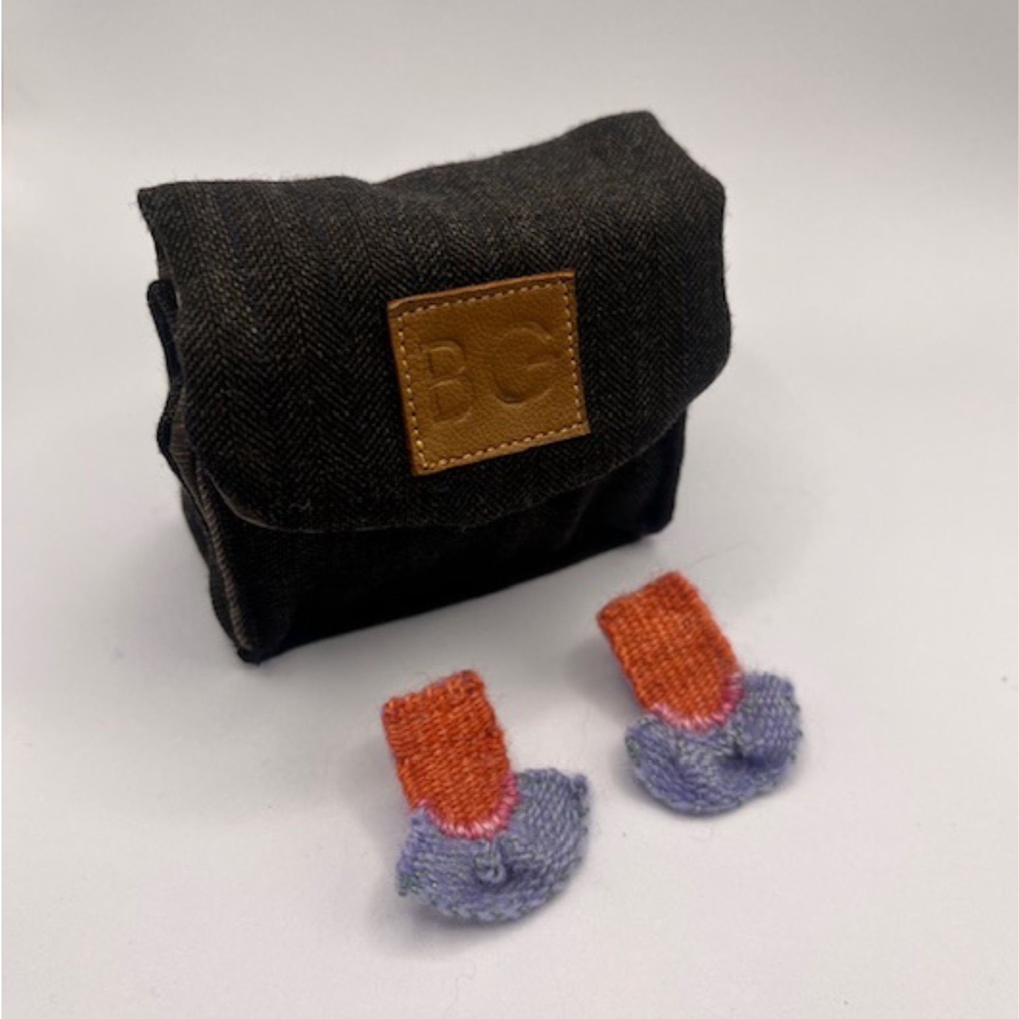 Orange Stud With Purple Fan